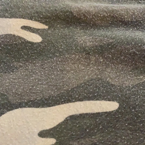 Butter size 12 Camo split back youth hoodie with finger holes ❤️host pick - Picture 6 of 6